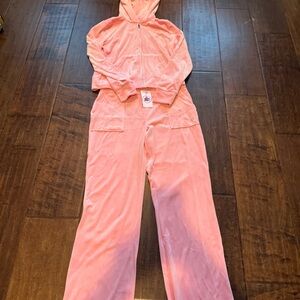 Juicy Couture Classic Tracksuit. NWT 
Jacket/small. Pants/medium.